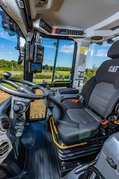 La nouvelle génération de chargeuses sur pneus compactes 906, 907 et 908 Cat® offre des commandes simples et intuitives, des fonctionnalités intégrées ainsi que des performances encore plus exceptionnelles